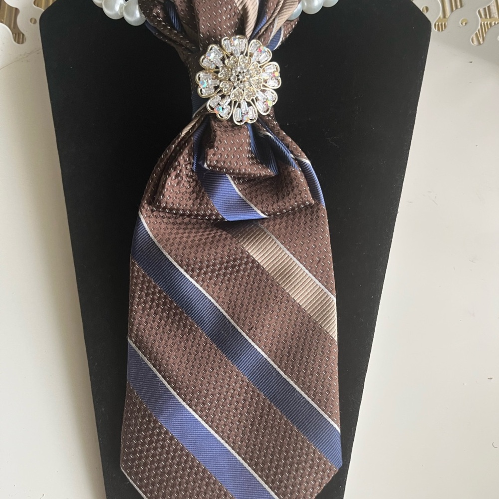 Elegant Brown and Blue Striped Tie Necklace with crystal heart broach